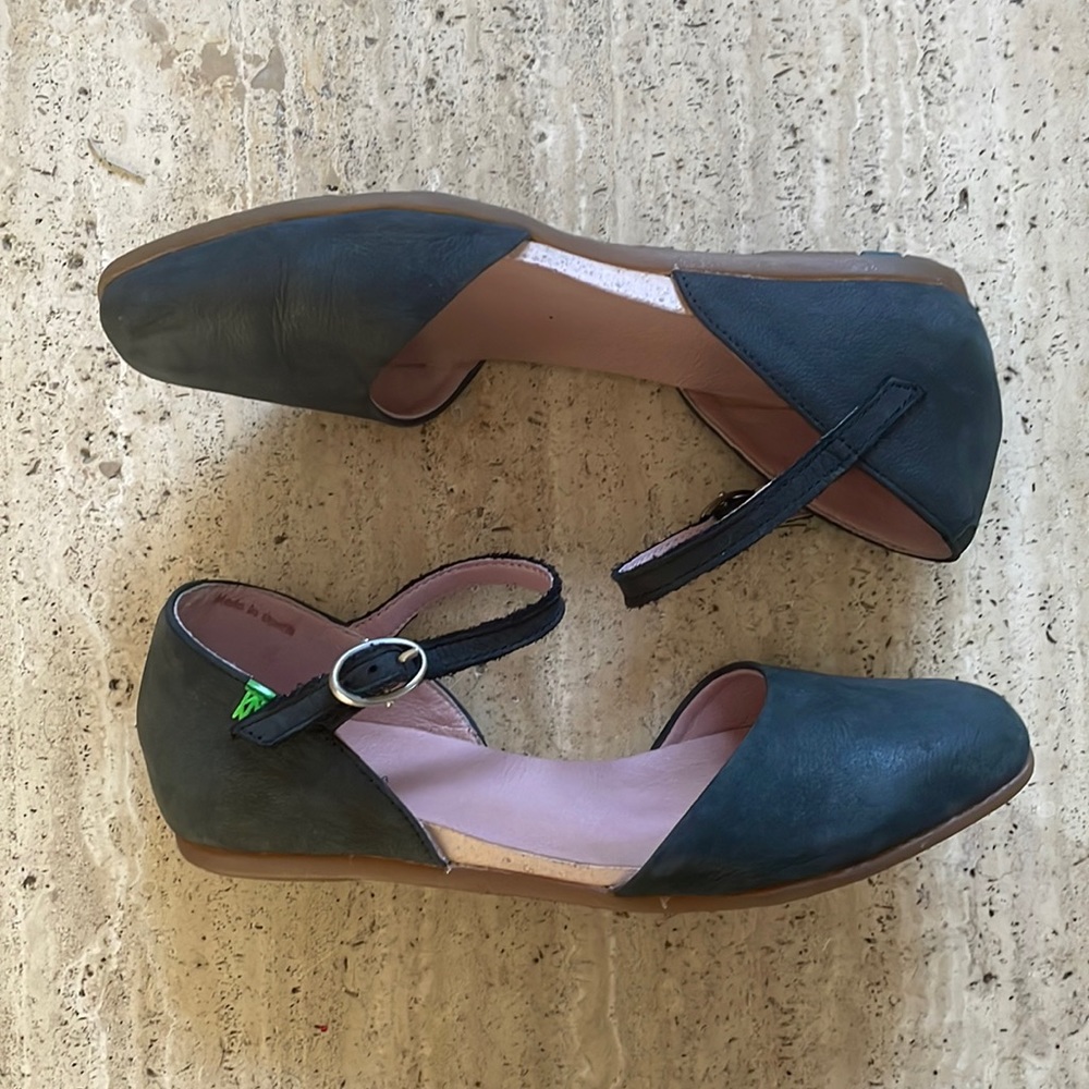 Awesome El Naturalista Navy Blue Stella Flats- Size: 8